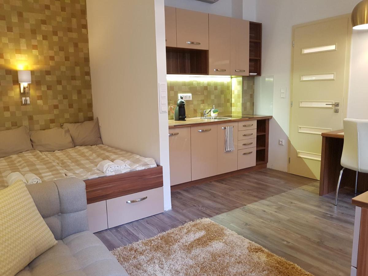 Embassy Studio Apartment Citypark Budapest Exteriör bild