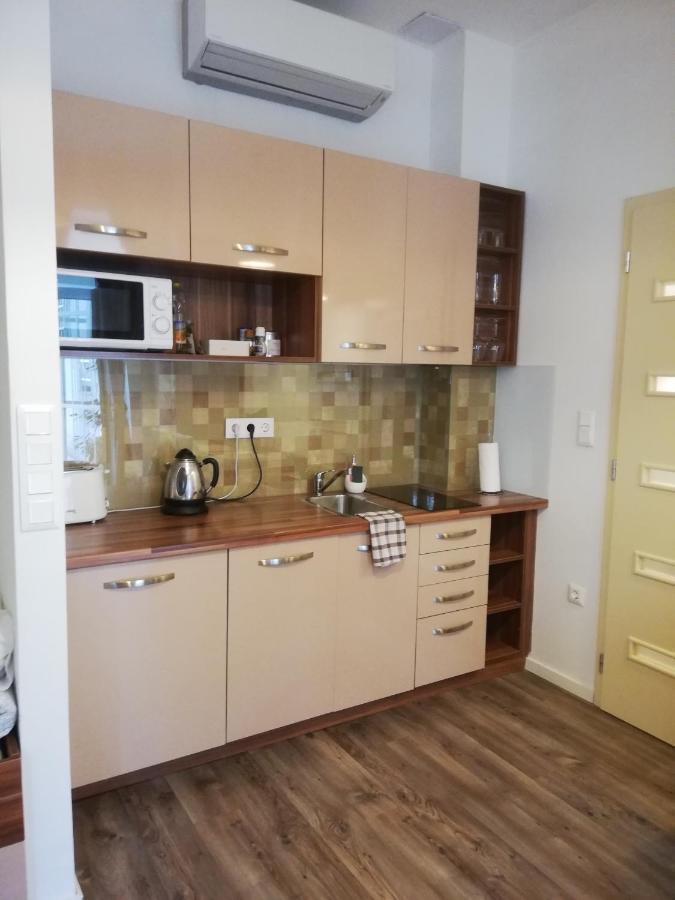 Embassy Studio Apartment Citypark Budapest Exteriör bild