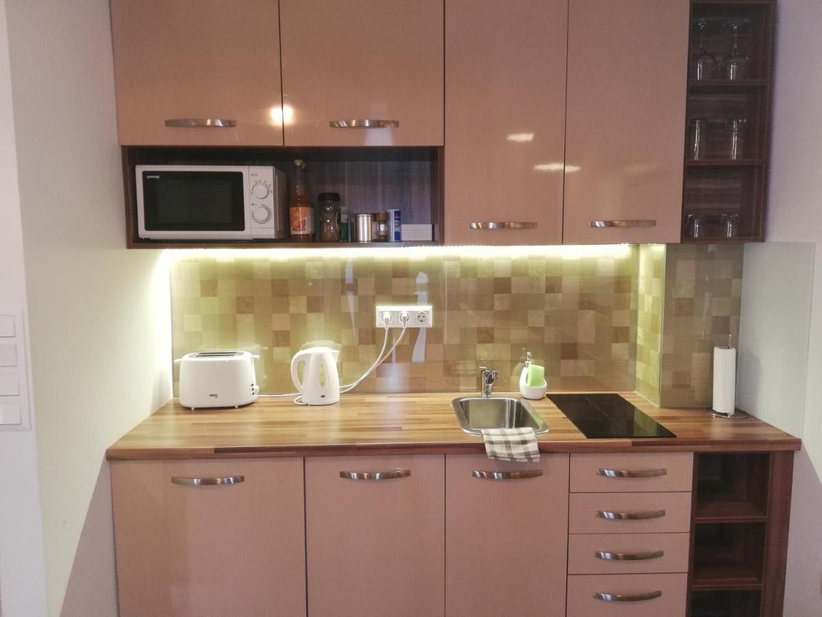 Embassy Studio Apartment Citypark Budapest Exteriör bild