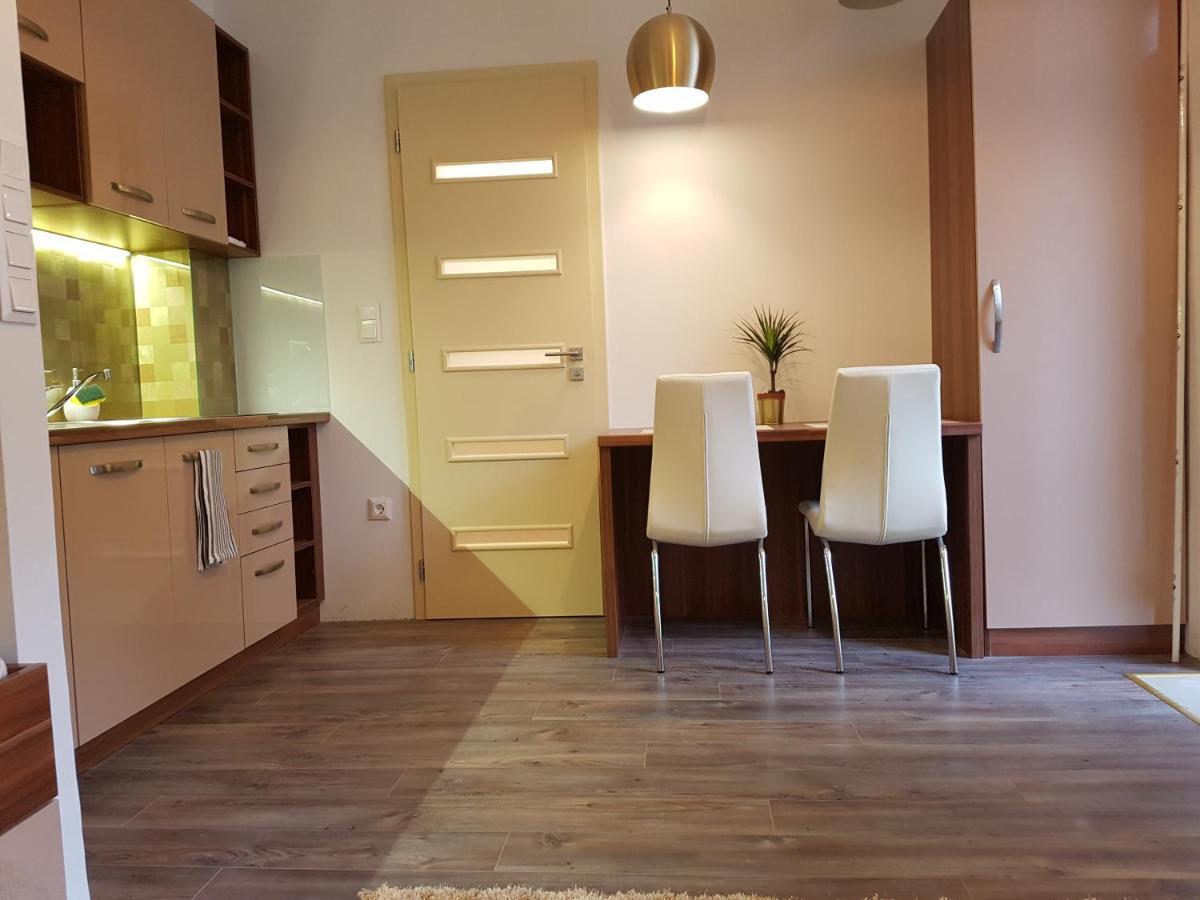 Embassy Studio Apartment Citypark Budapest Exteriör bild